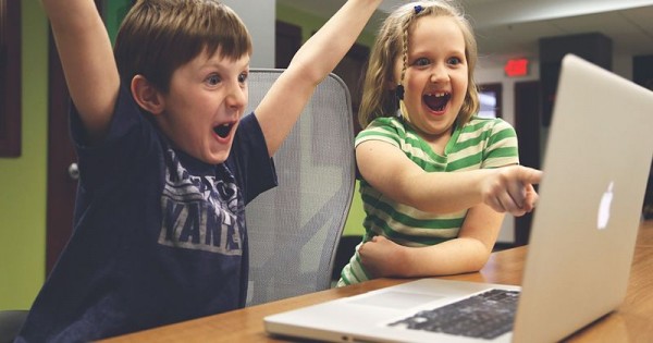 Anak Sekolah Zaman Sekarang Yang Kecanduan Akan Game Online